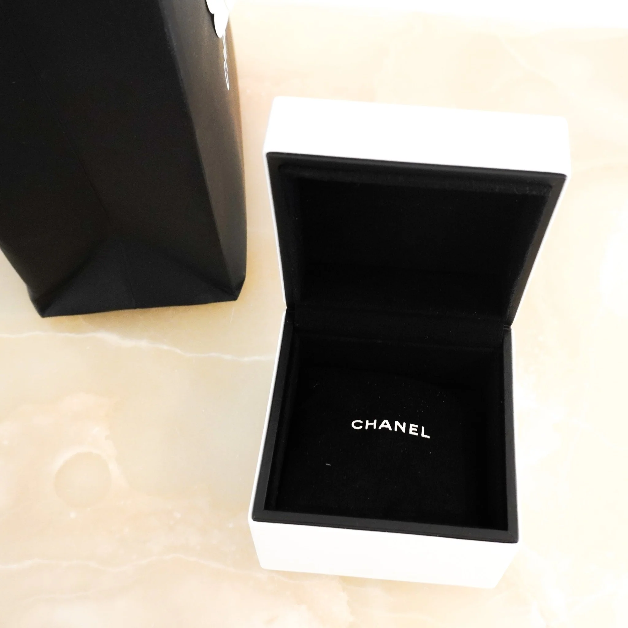 Chanel Ultra Ring 18k White Gold RRP £2440 | Authentic Preloved - Image 8