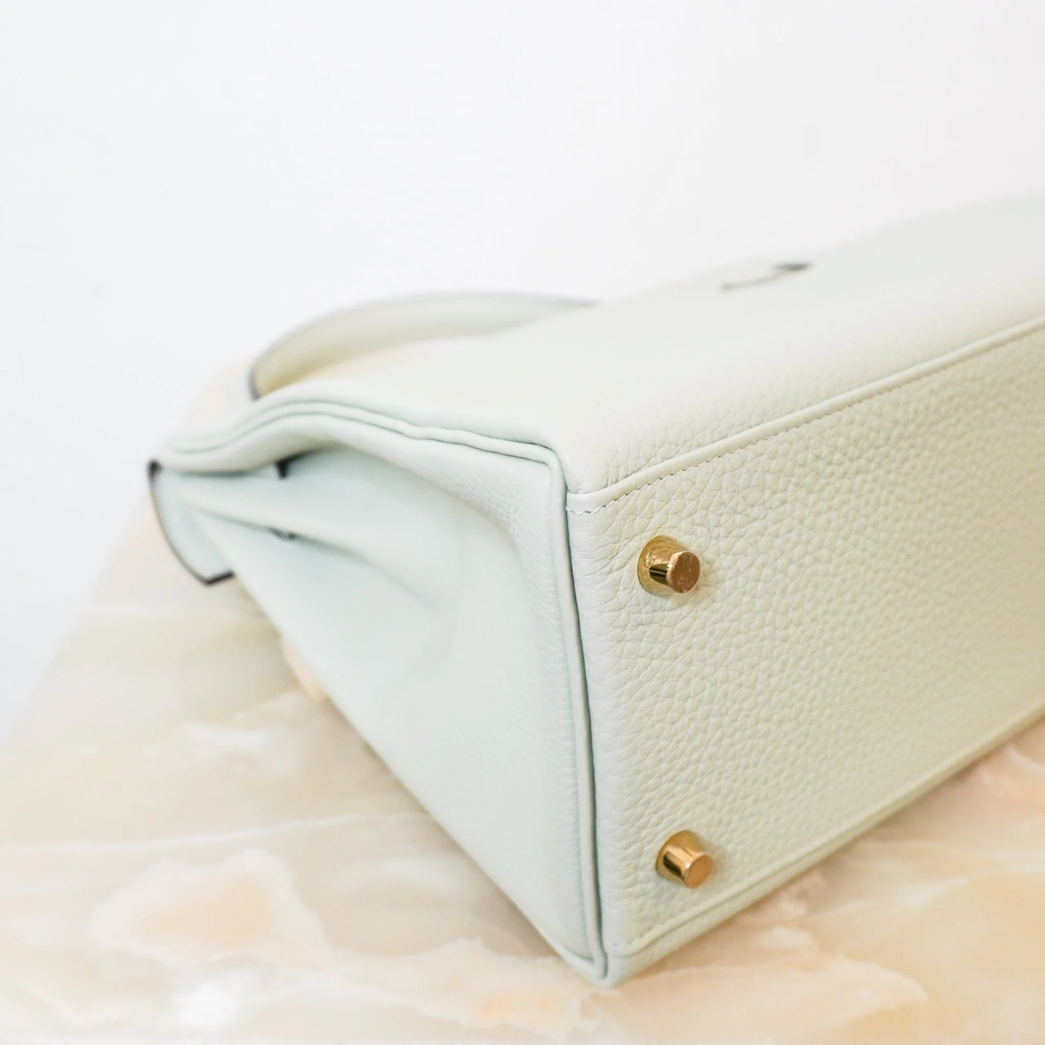 NEW Hermès Kelly 28 Gris Neve Togo Retourne Gold Hardware | Authentic Preloved - Image 8